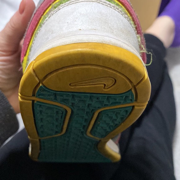 Size 8 Nike 6.0 yellow swish, blue green, red gray - Picture 5 of 6